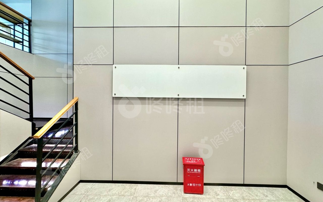 满京华SOHO艺峦_355平_精装_前台