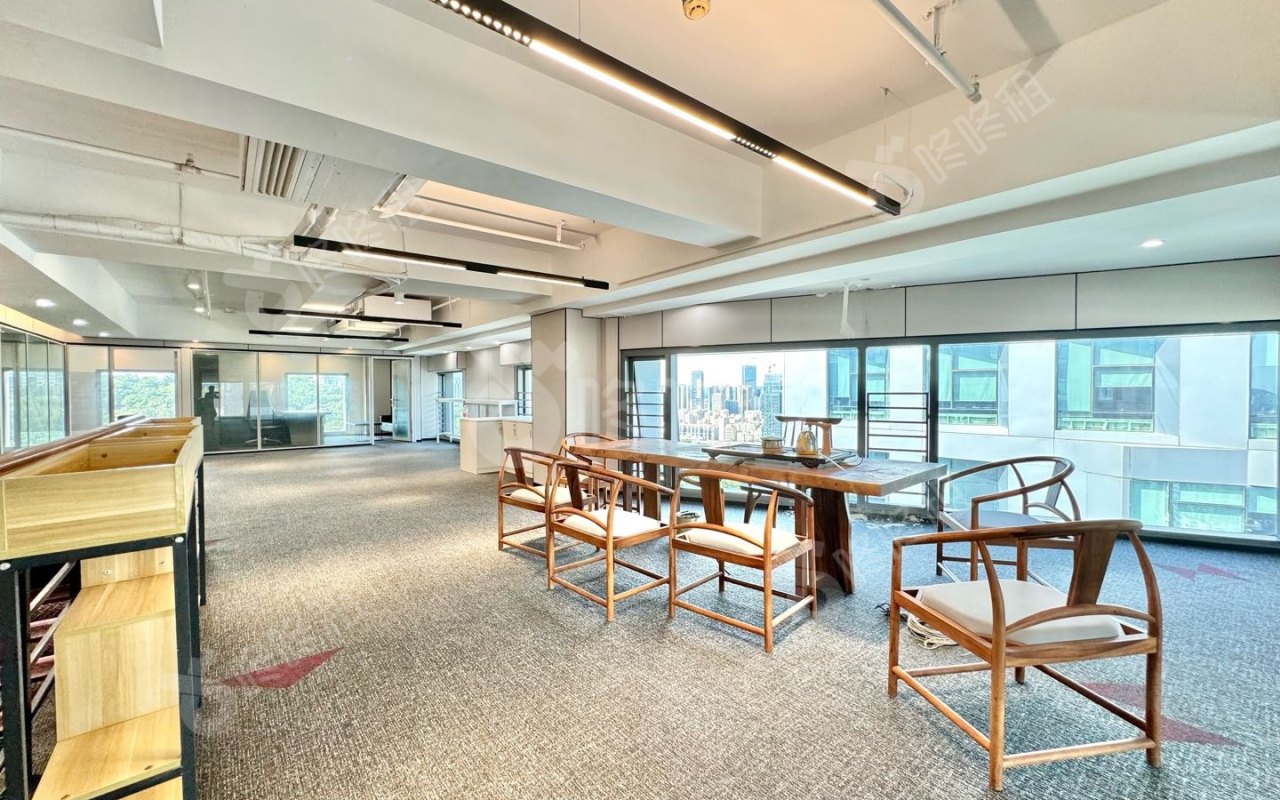 满京华SOHO艺峦_355平_精装_办公室开间