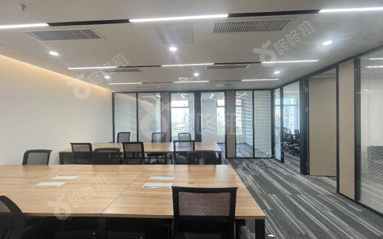 卓越大厦_239平_豪装_办公室开间