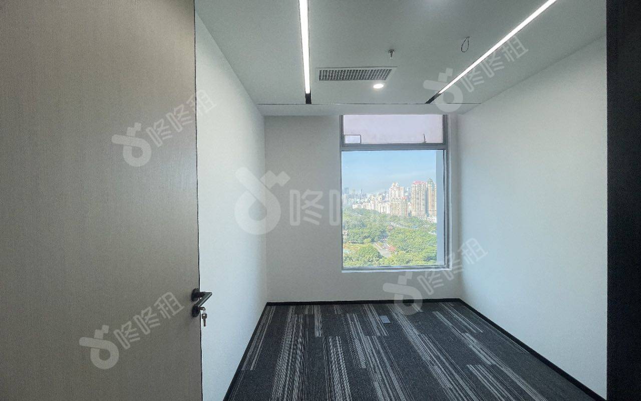 卓越大厦_239平_豪装_办公室隔间