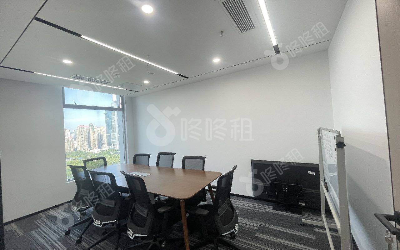 卓越大厦_239平_豪装_办公室隔间