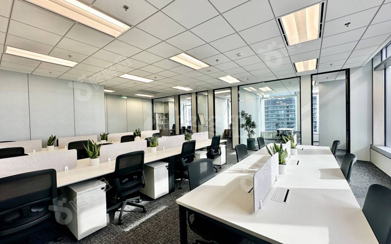 前海嘉里中心_199平_精装_办公室开间