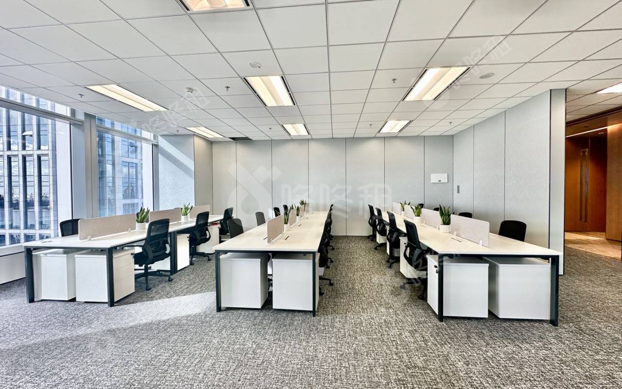 前海嘉里中心_199平_精装_办公室开间