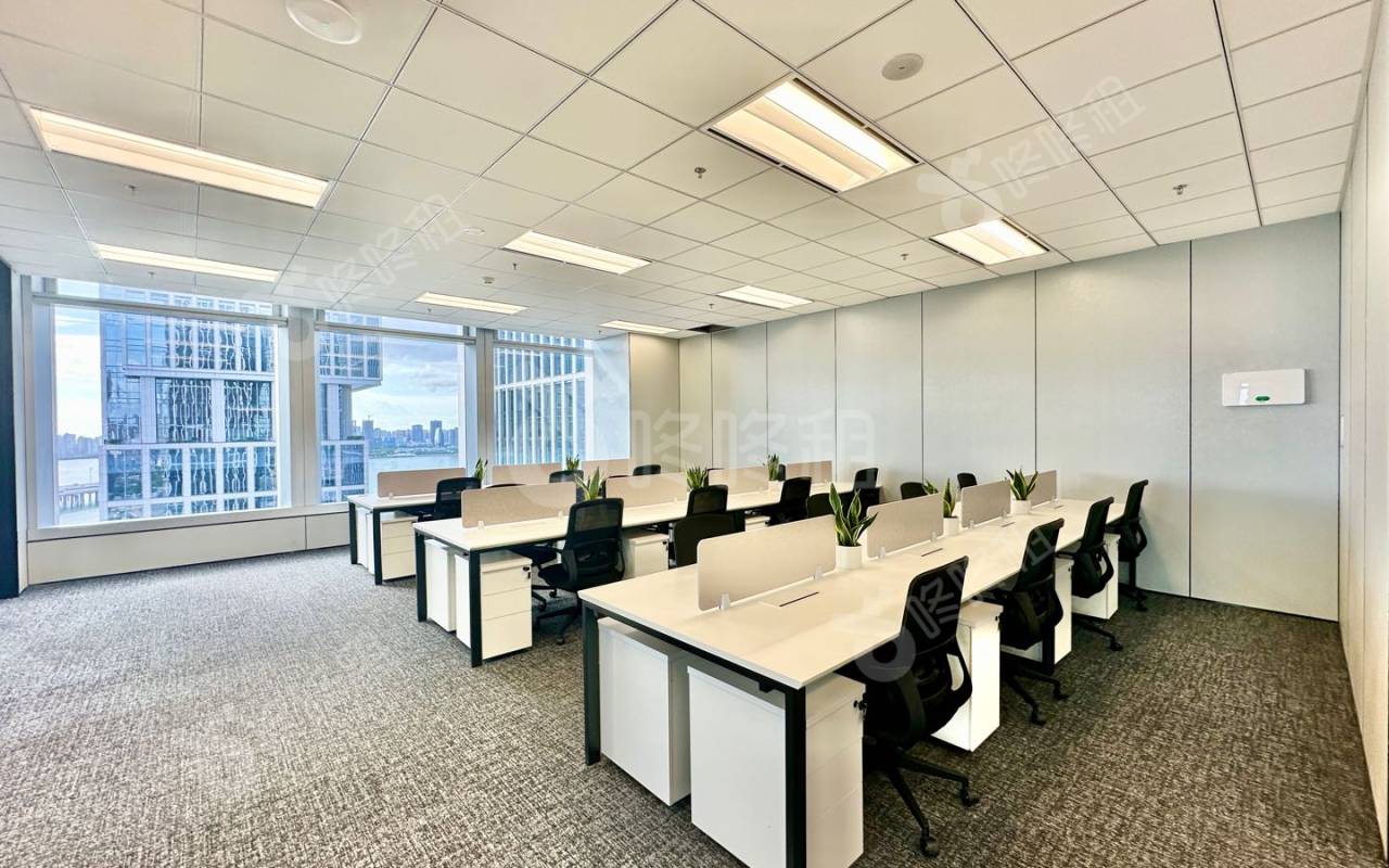 前海嘉里中心_199平_精装_办公室开间