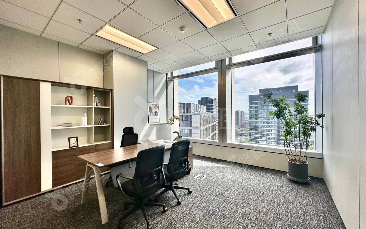 前海嘉里中心_199平_精装_办公室隔间