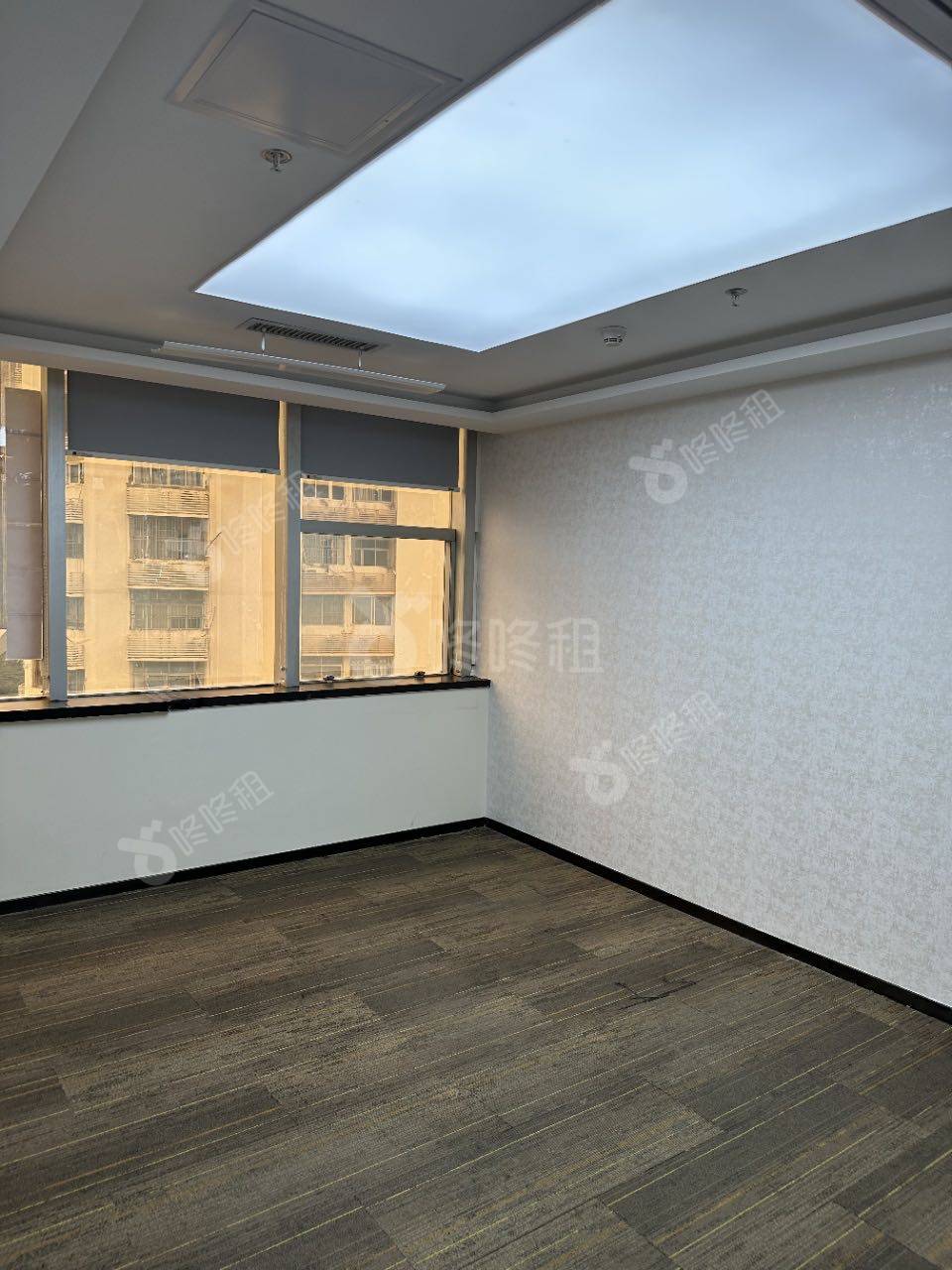 文蔚大厦_218平_精装_办公室隔间