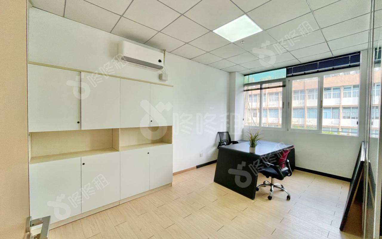 园西工业区_122平_豪装_办公室隔间