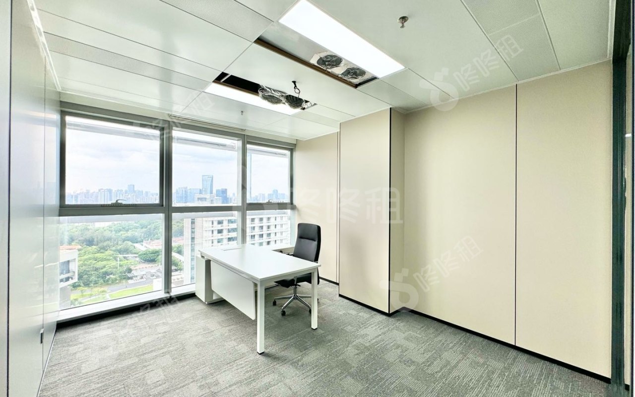 微软科通大厦_298平_精装_办公室隔间