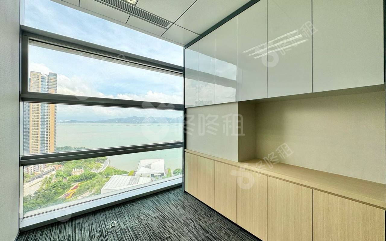 招商局广场_678平_精装_办公室隔间