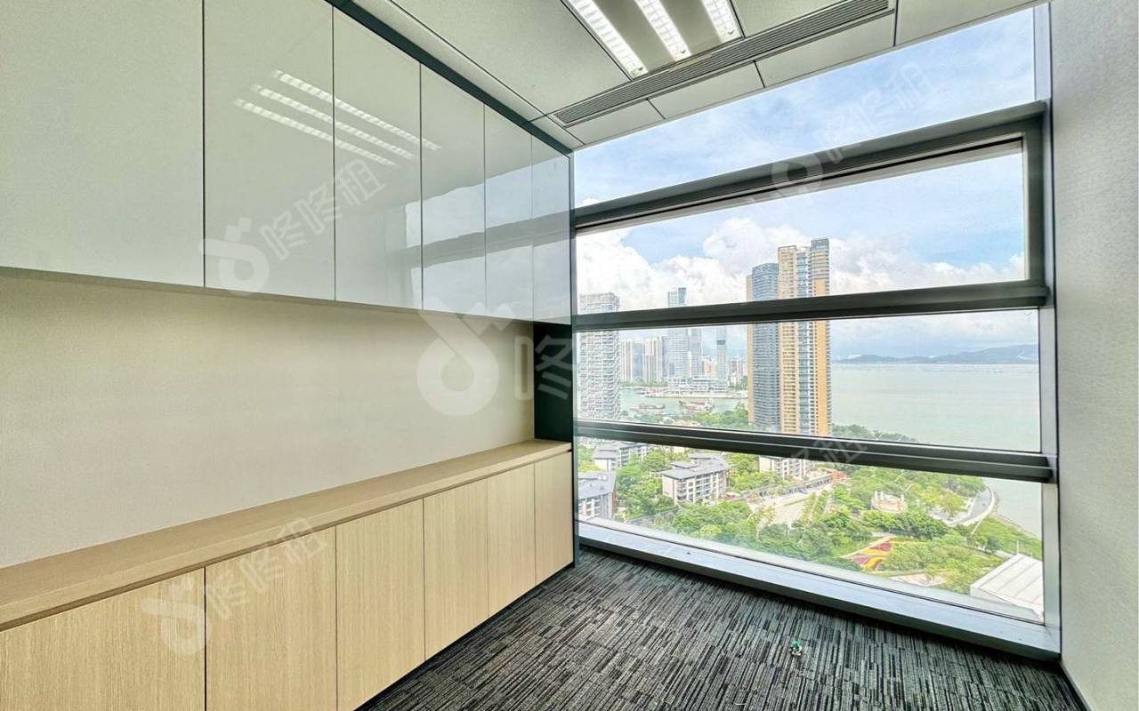 招商局广场_678平_精装_办公室隔间