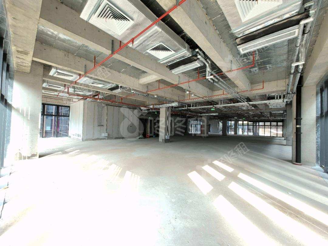 前海深港青年梦工场_6600平_定制装修_办公室开间