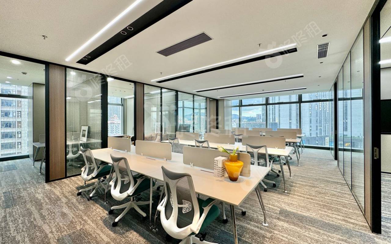 盛龙时代广场_291平_精装_办公室开间