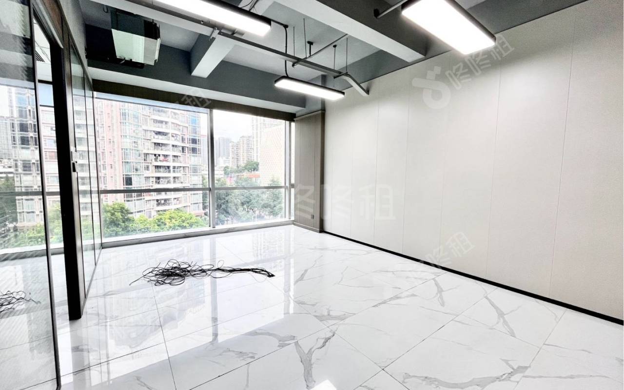 佳嘉豪商务大厦_123平_精装_办公室开间