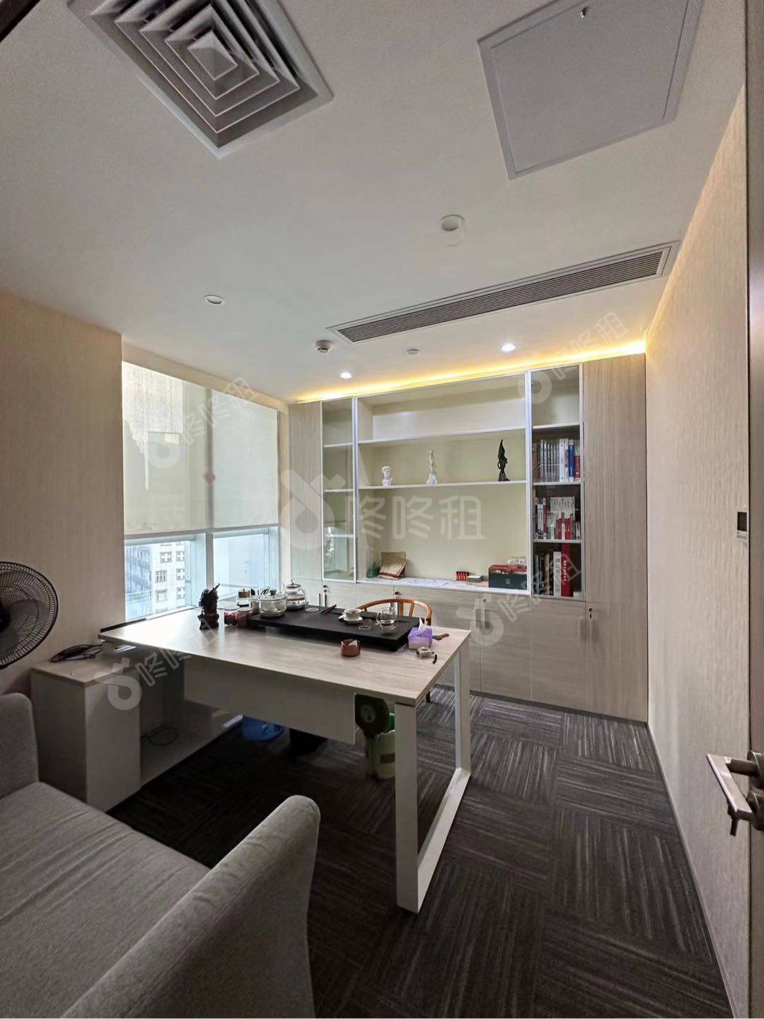 保利大厦_199平_精装_办公室隔间