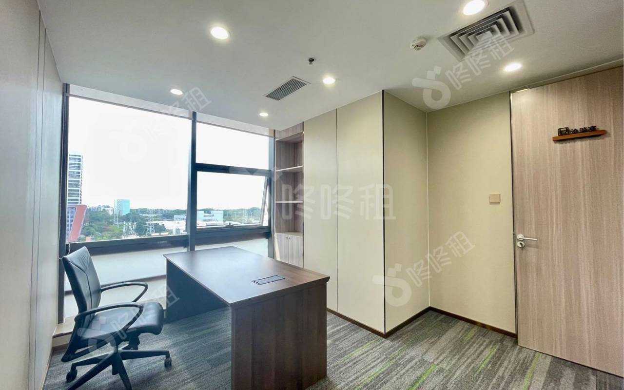 金运世纪大厦_338平_精装_办公室隔间