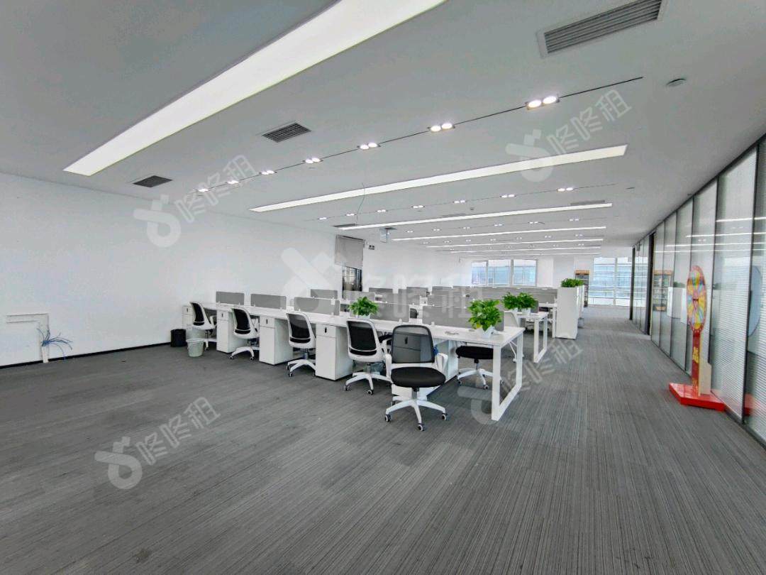 大冲商务中心_1400平_豪装_办公室开间