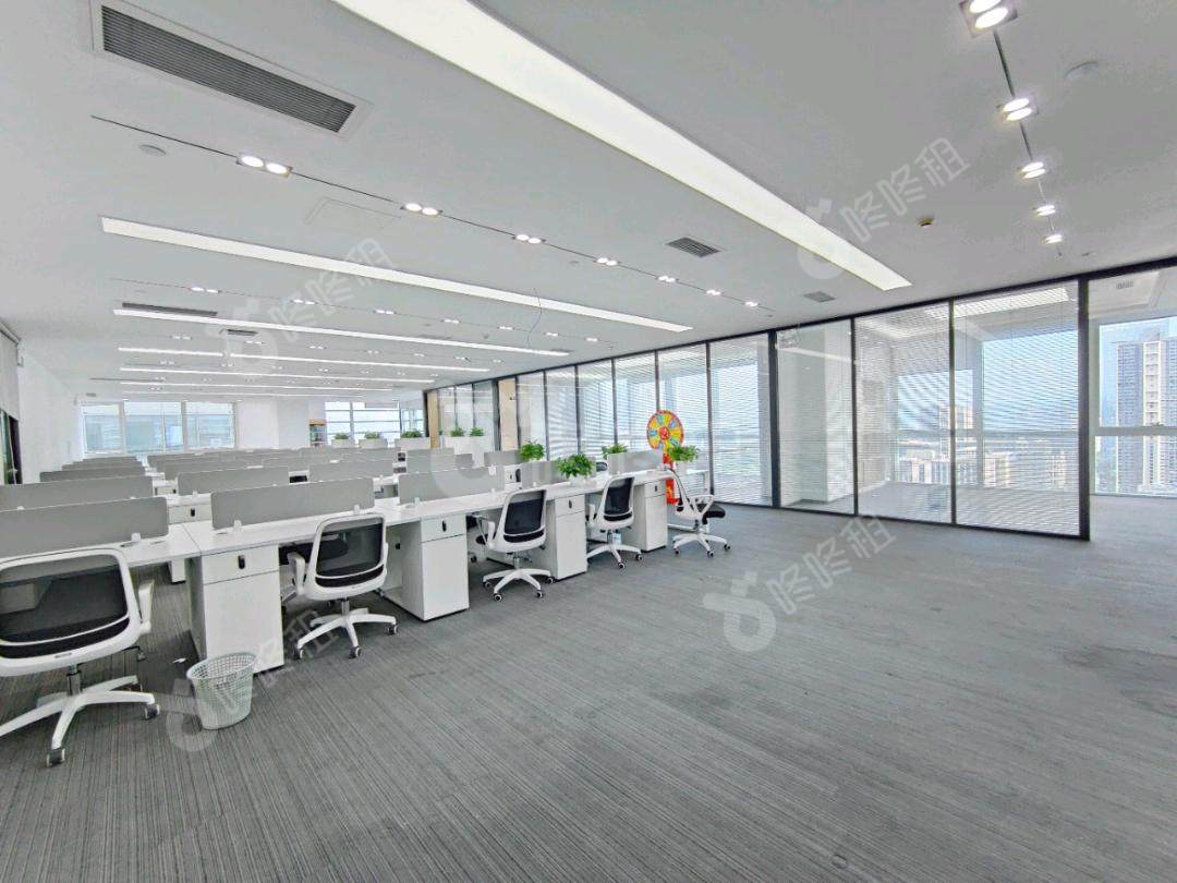大冲商务中心_1400平_豪装_办公室开间