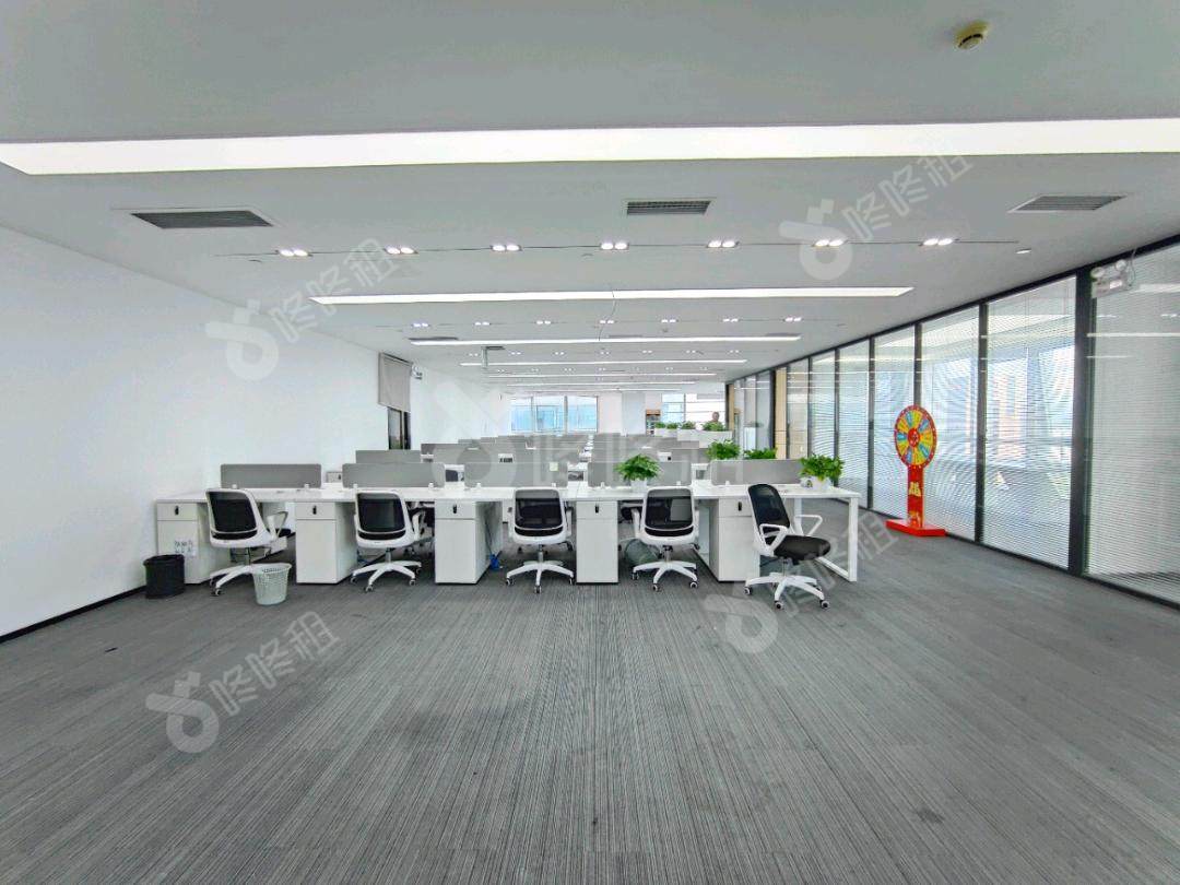 大冲商务中心_1400平_豪装_办公室开间