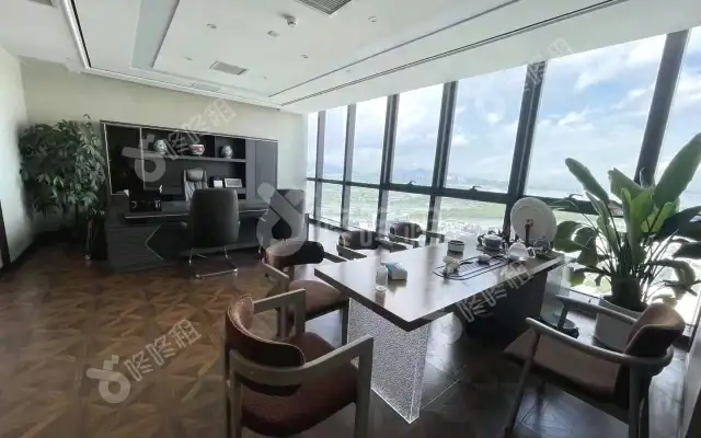 长富金茂大厦CFC_240平米_精装_办公室房源出租