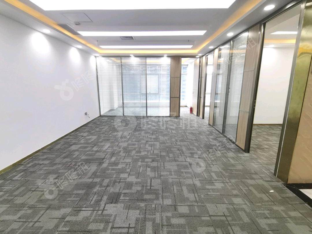 天安数码时代大厦_198平_精装_办公室开间