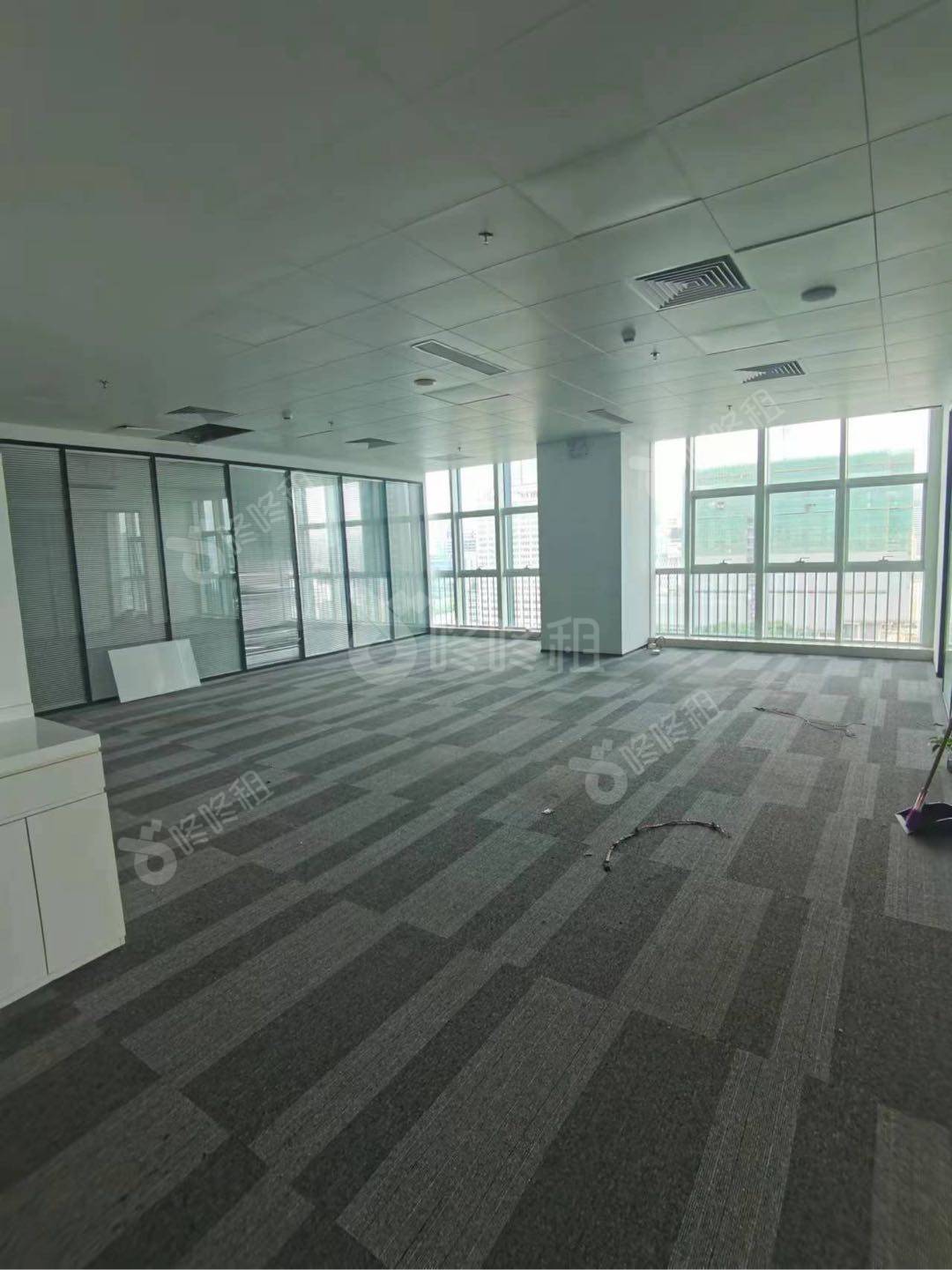 共享大厦（禹洲广场）_409平_精装_办公室开间