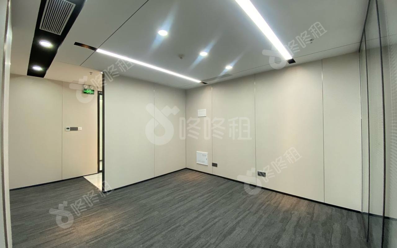 丽雅查尔顿广场_88平_精装_办公室开间