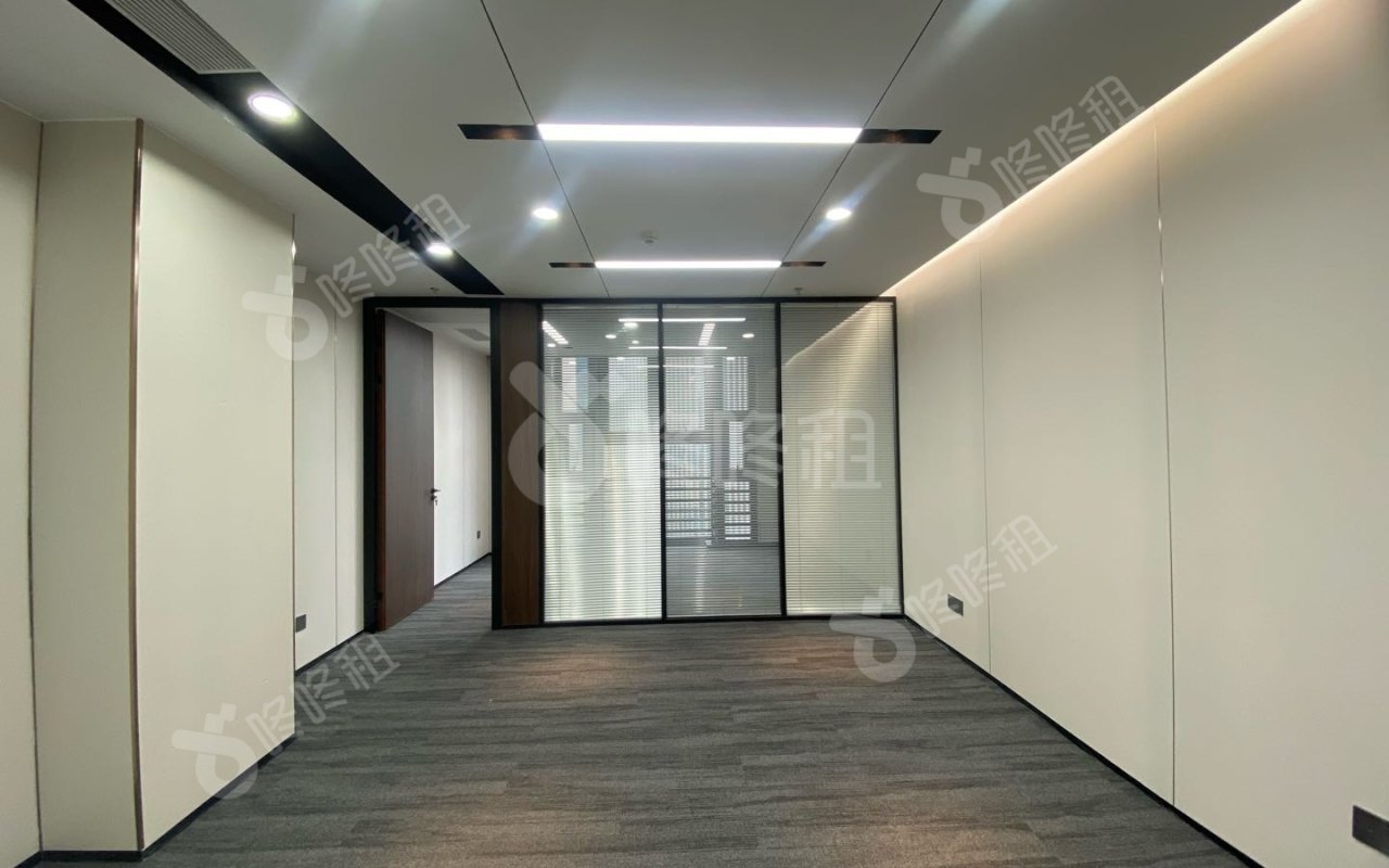 丽雅查尔顿广场_96平_精装_办公室开间