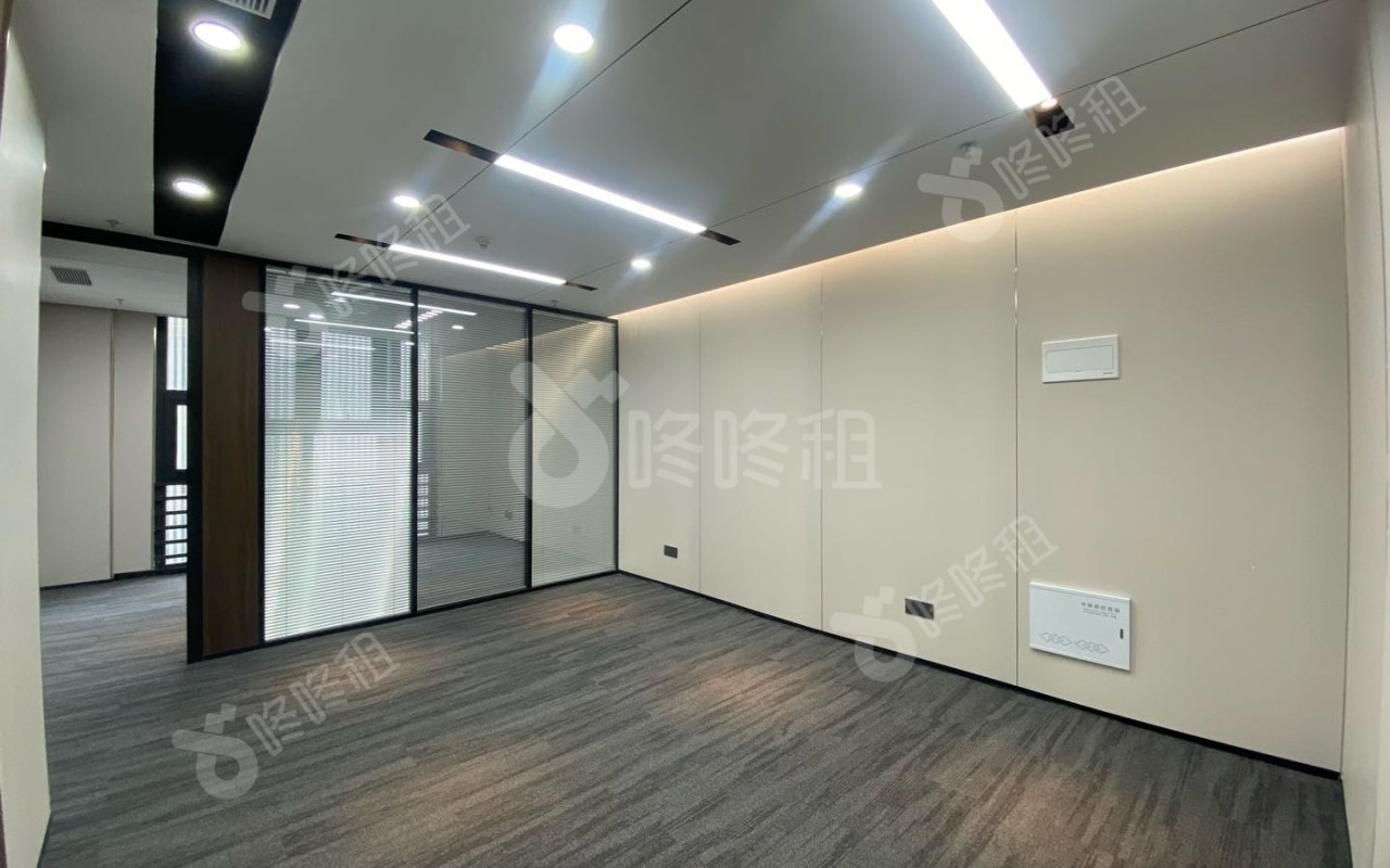 丽雅查尔顿广场_96平_精装_办公室开间