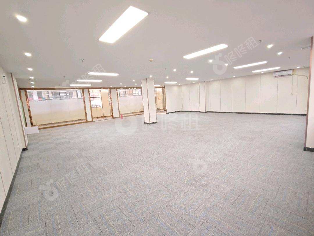 鼎元宏易大厦_304平_定制装修_办公室开间