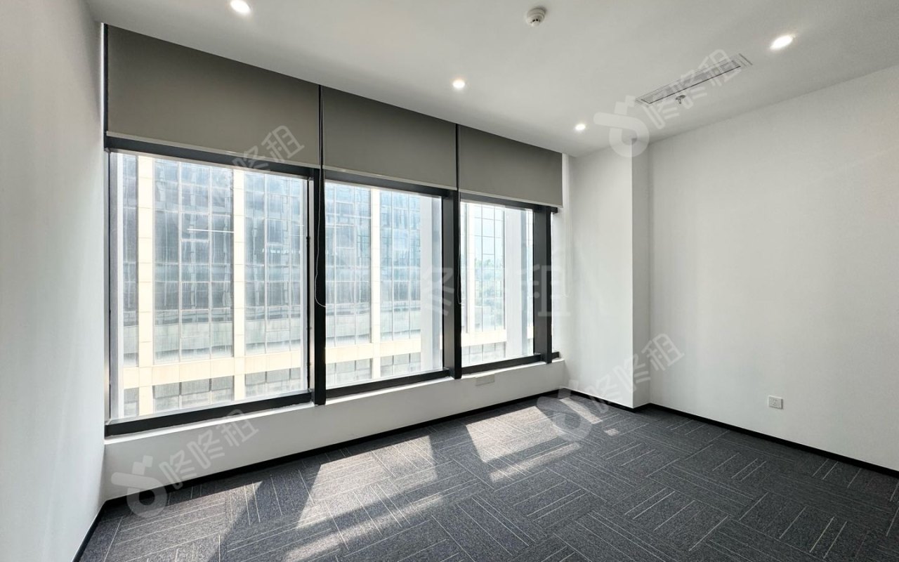 朗峻广场_128平_精装_办公室隔间