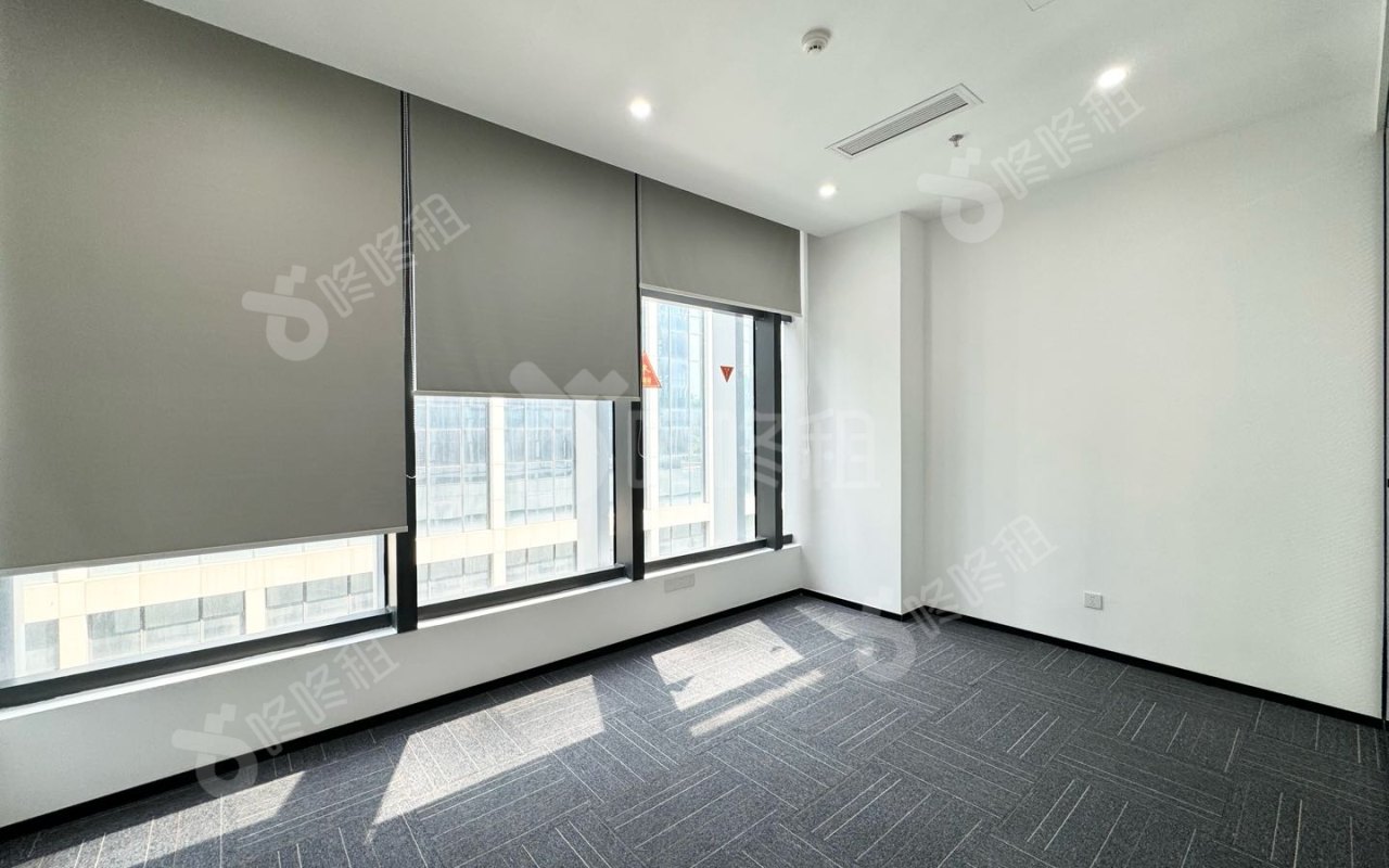 朗峻广场_128.25平_精装_办公室隔间