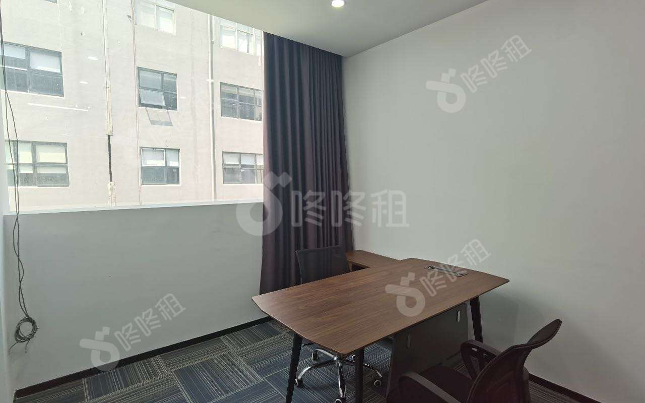 331创意园_342平_豪装_办公室隔间