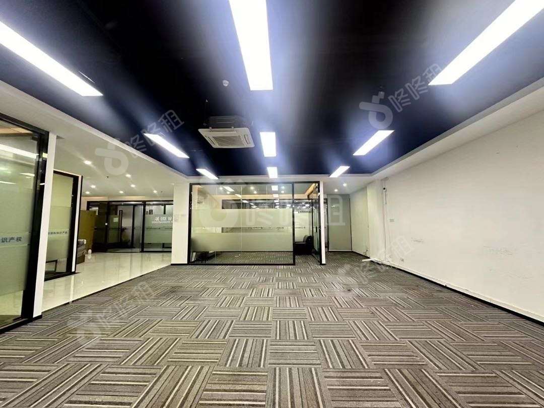 宗泰文创产业园_366平_精装_办公室开间
