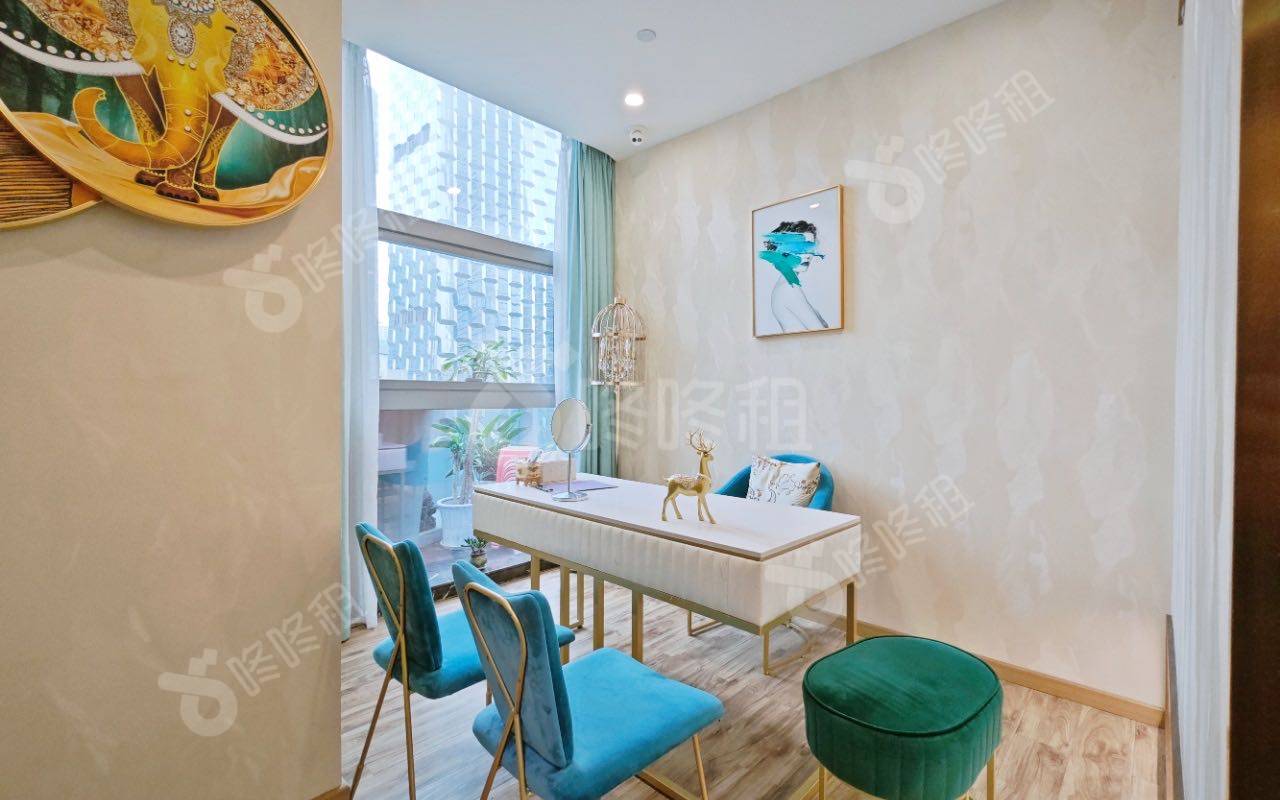 海王星辰大厦_722平_精装_办公室隔间