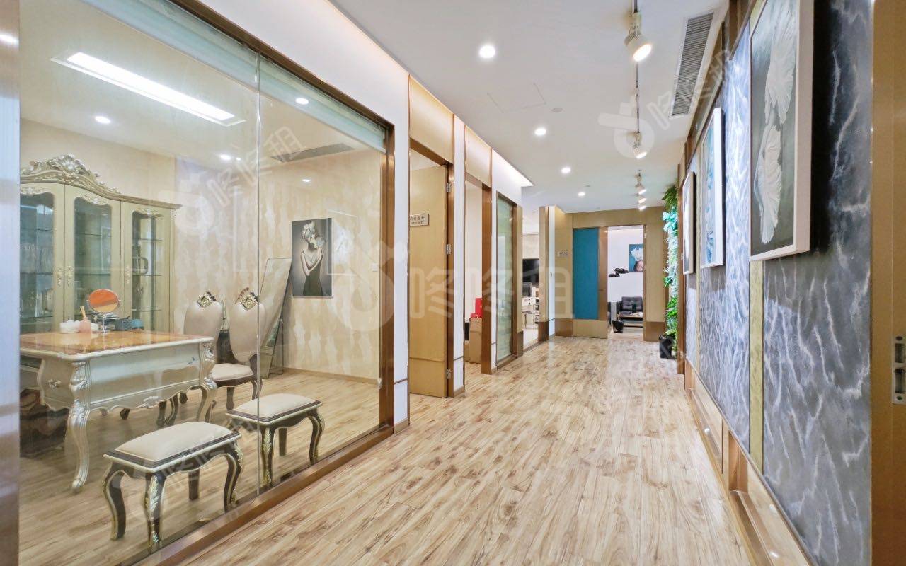 海王星辰大厦_722平_精装_办公室开间