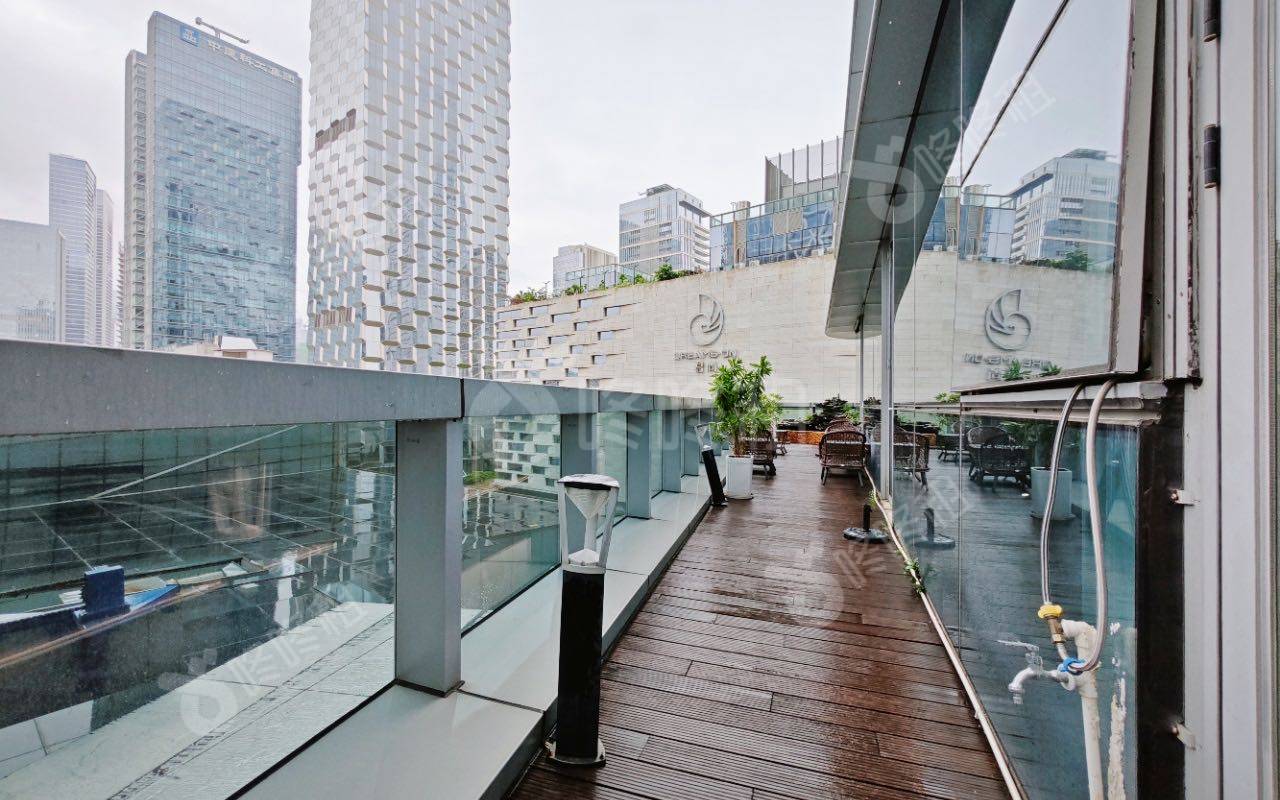 海王星辰大厦_722平_精装_阳台