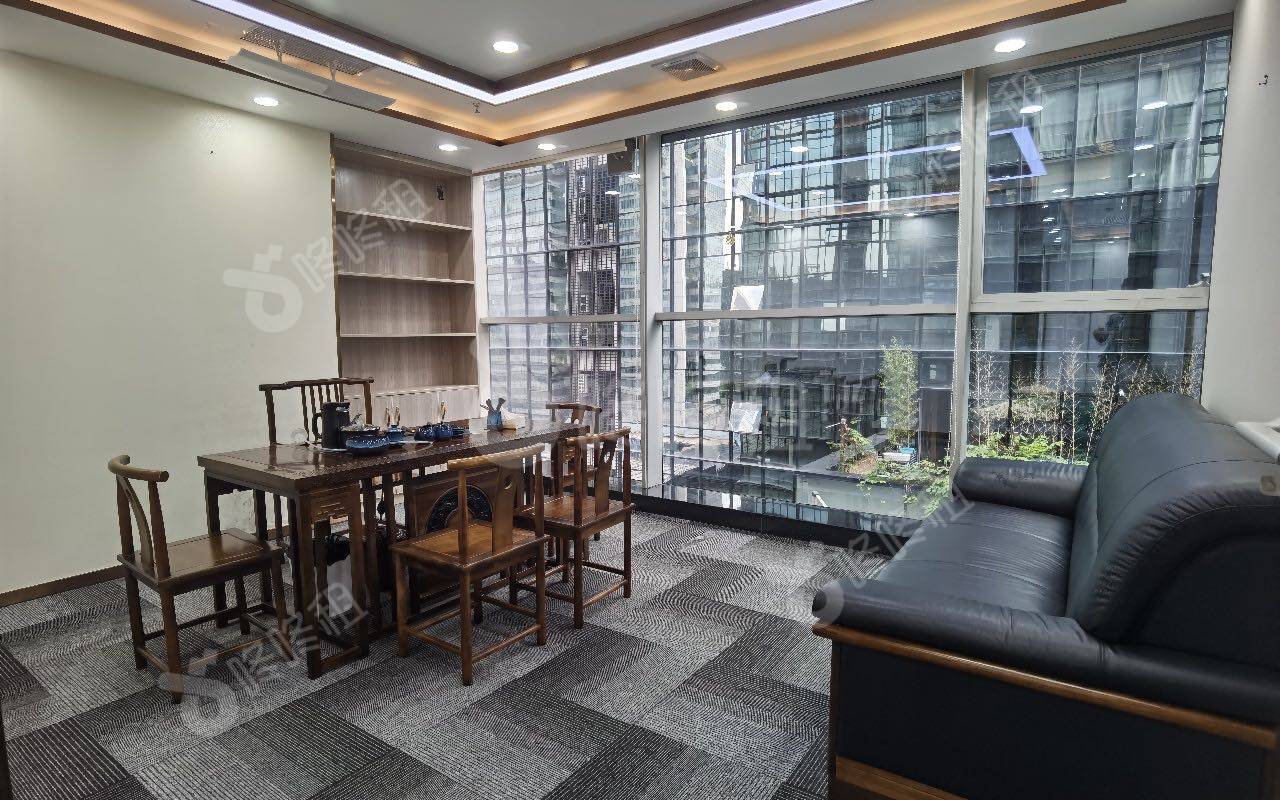 中国凤凰大厦_228平_精装_办公室隔间