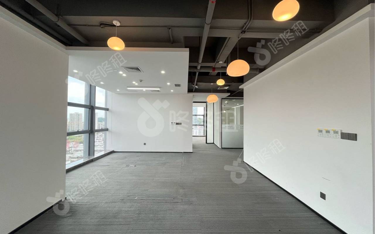 蘅芳科技大厦_442平_豪装_办公室开间