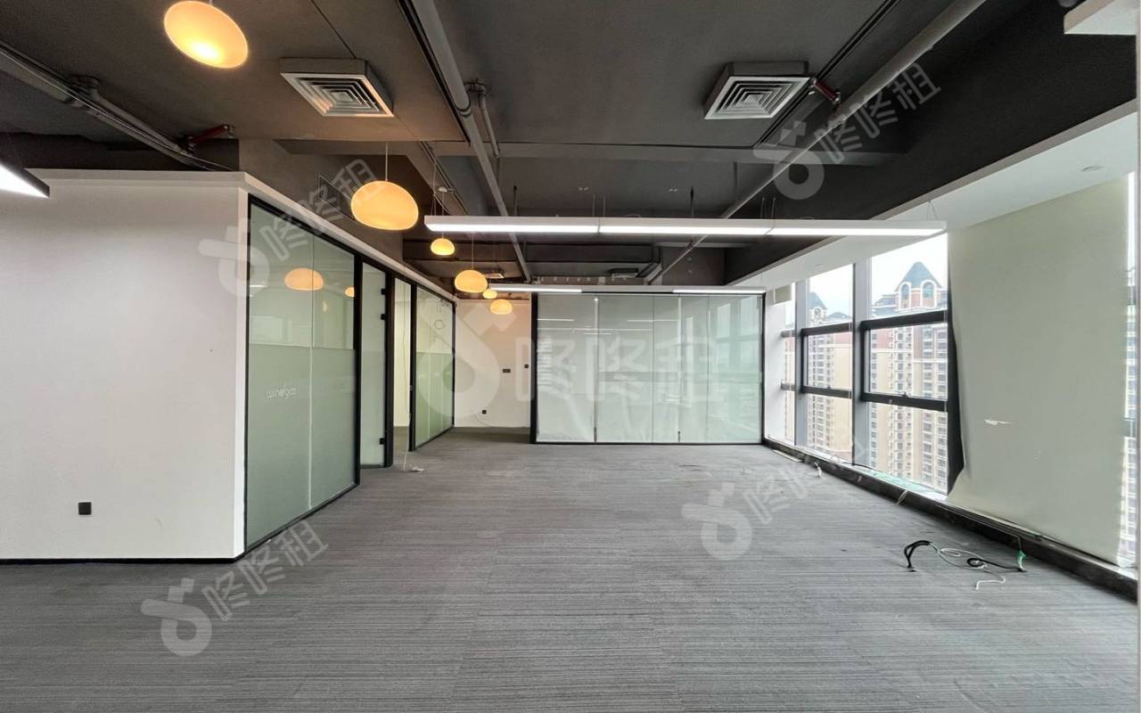 蘅芳科技大厦_442平_豪装_办公室开间