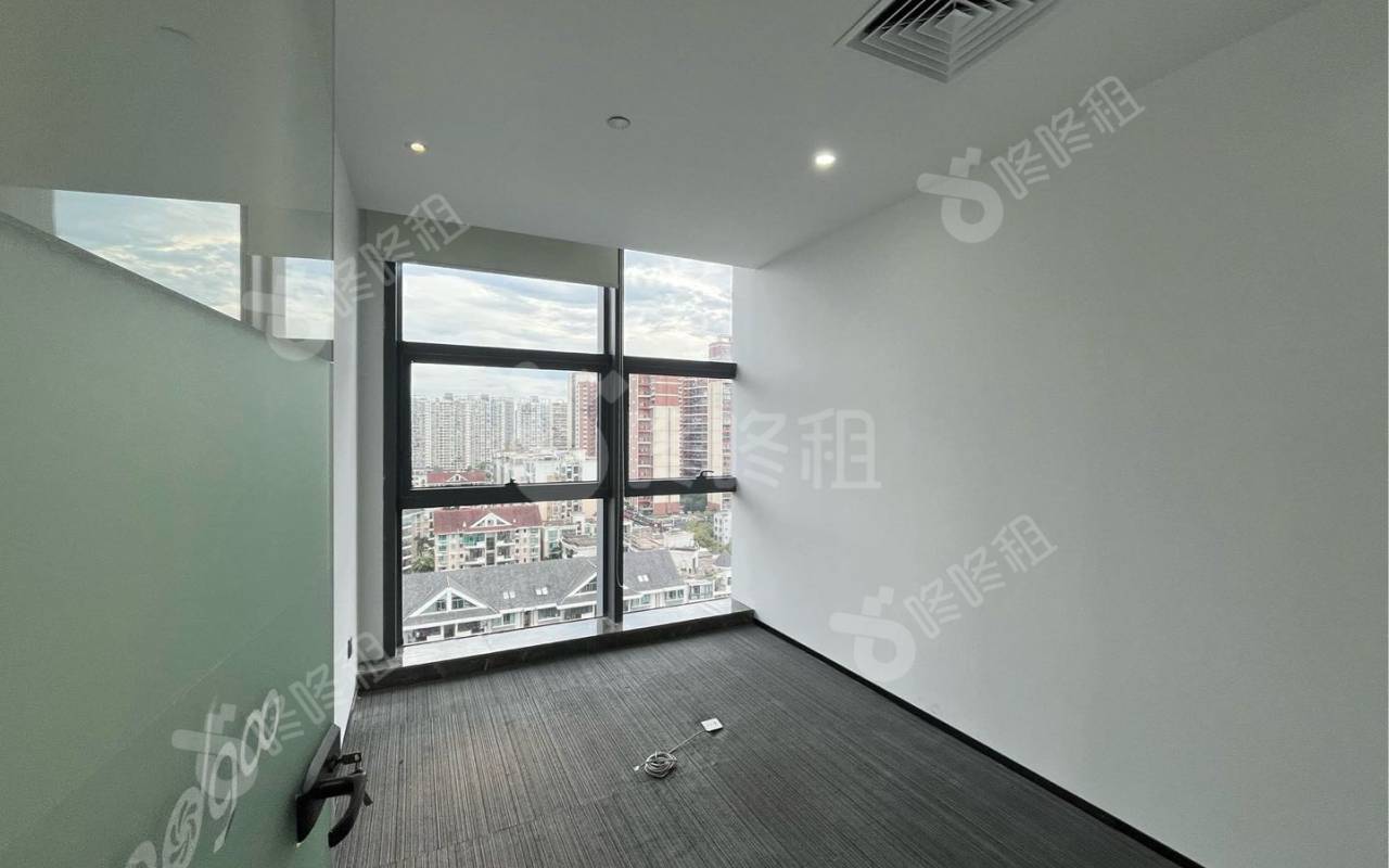 蘅芳科技大厦_442平_豪装_办公室隔间