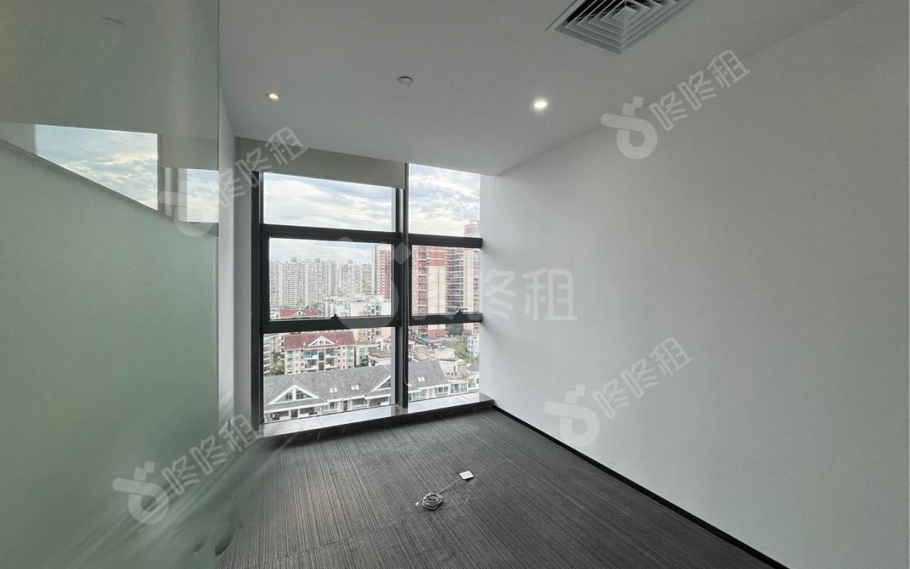 蘅芳科技大厦_442平_豪装_办公室隔间