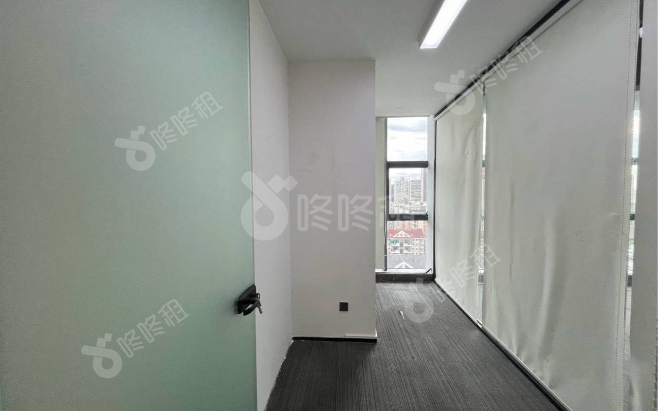 蘅芳科技大厦_442平_豪装_办公室隔间