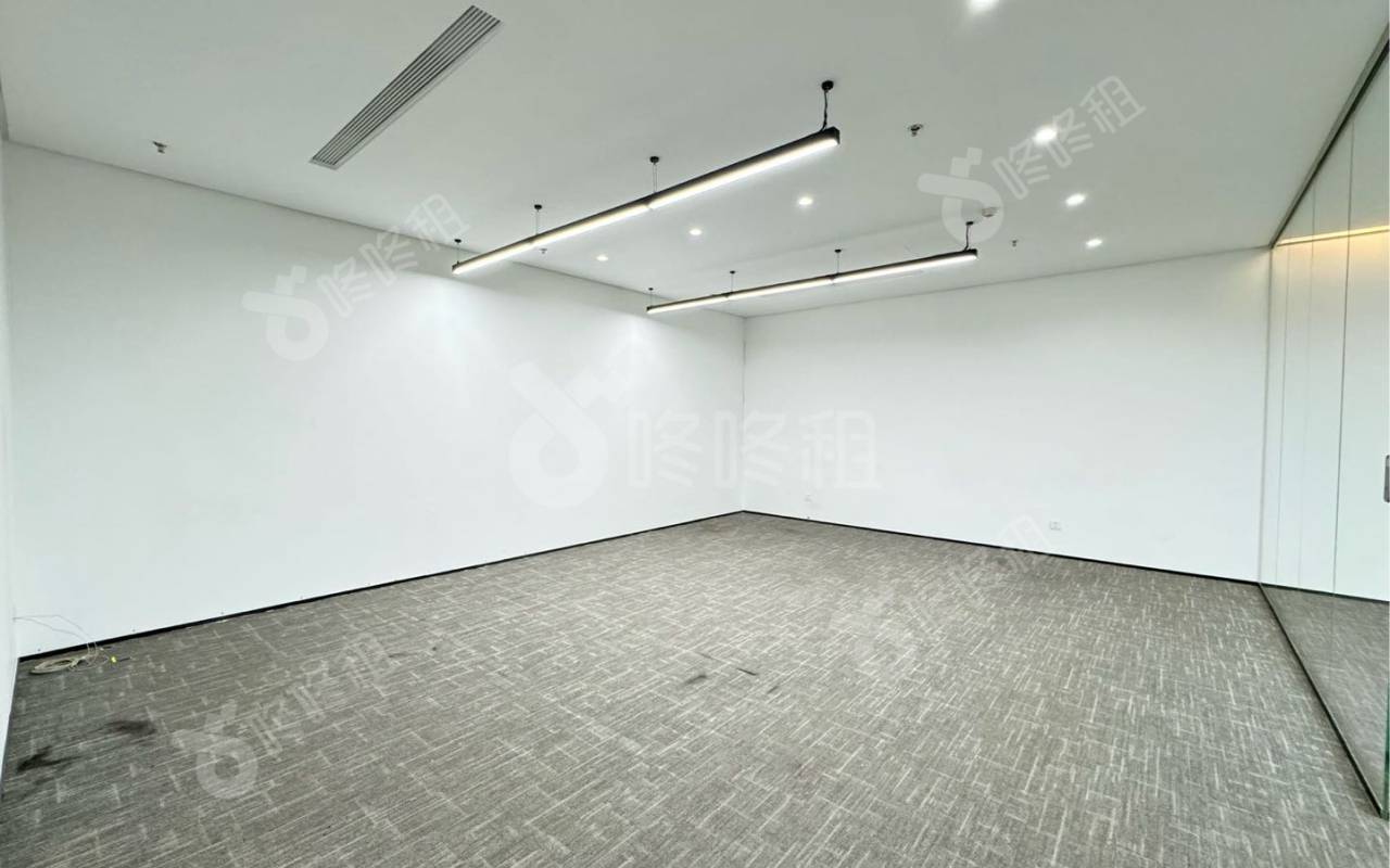 绿景美景广场_246平_精装_办公室开间