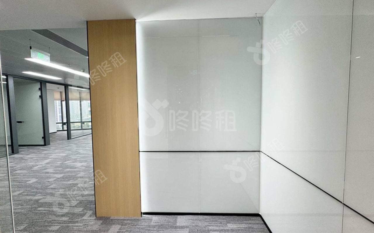 国际西岸商务大厦_185.57平_精装_前台
