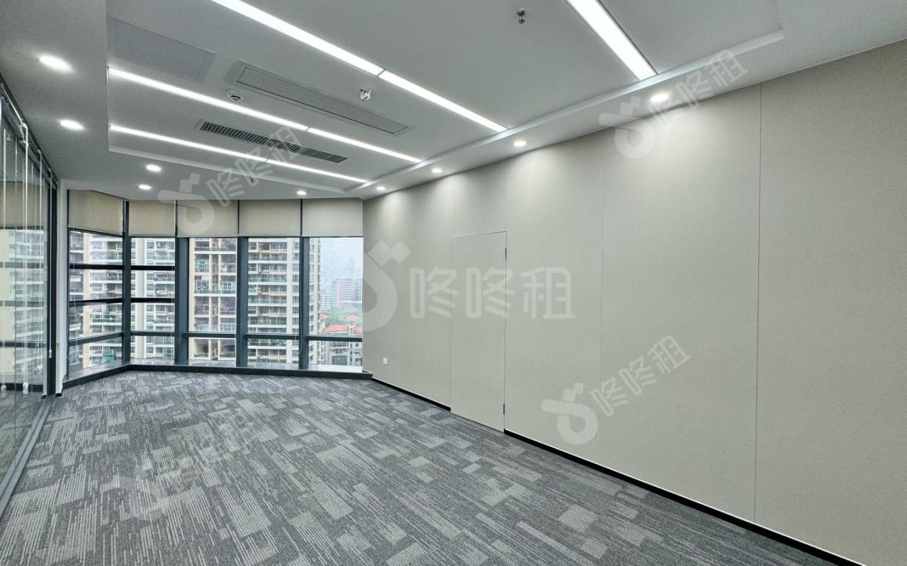 国际西岸商务大厦_200平_精装_办公室隔间