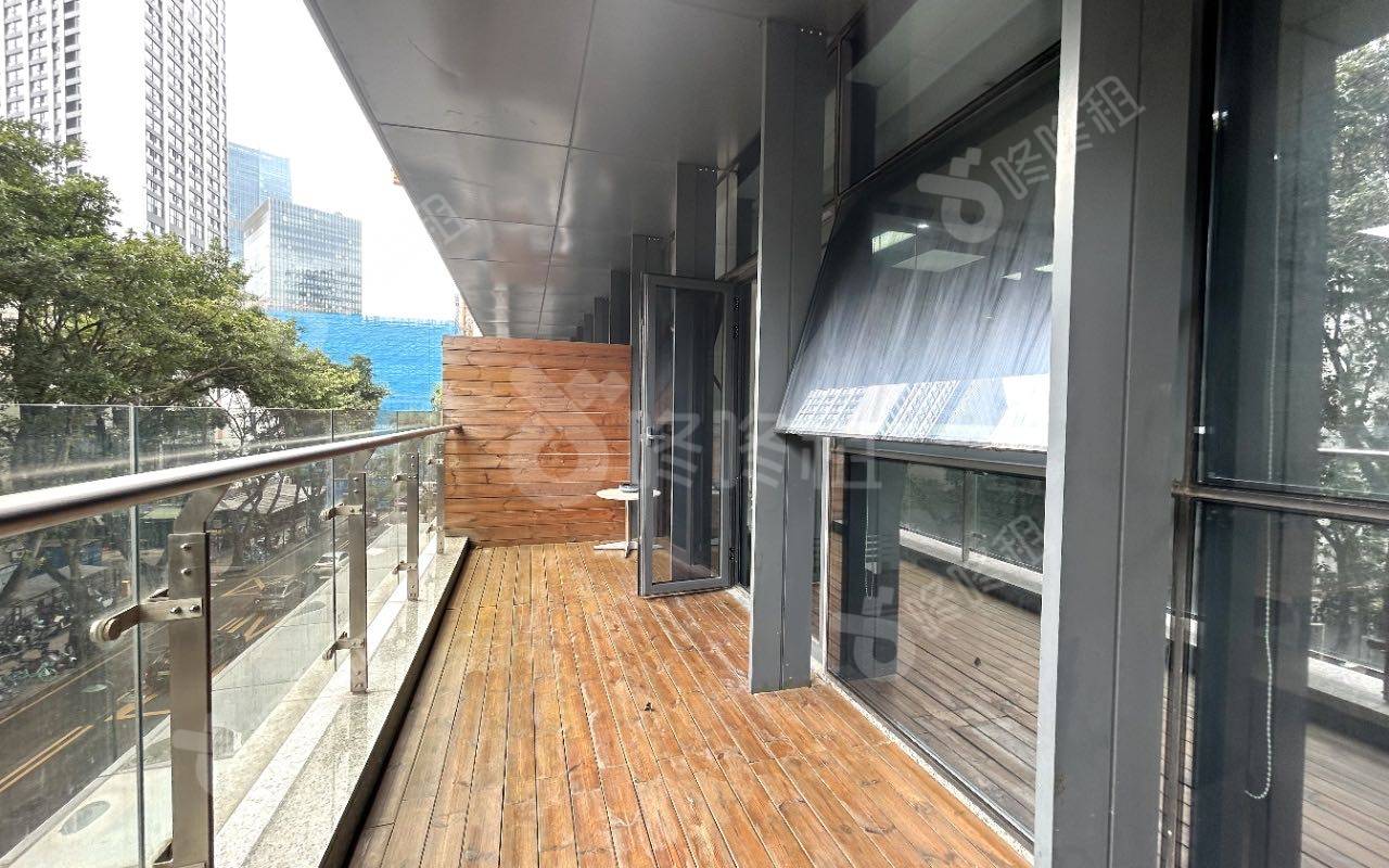 东方科技大厦_170平_精装_阳台