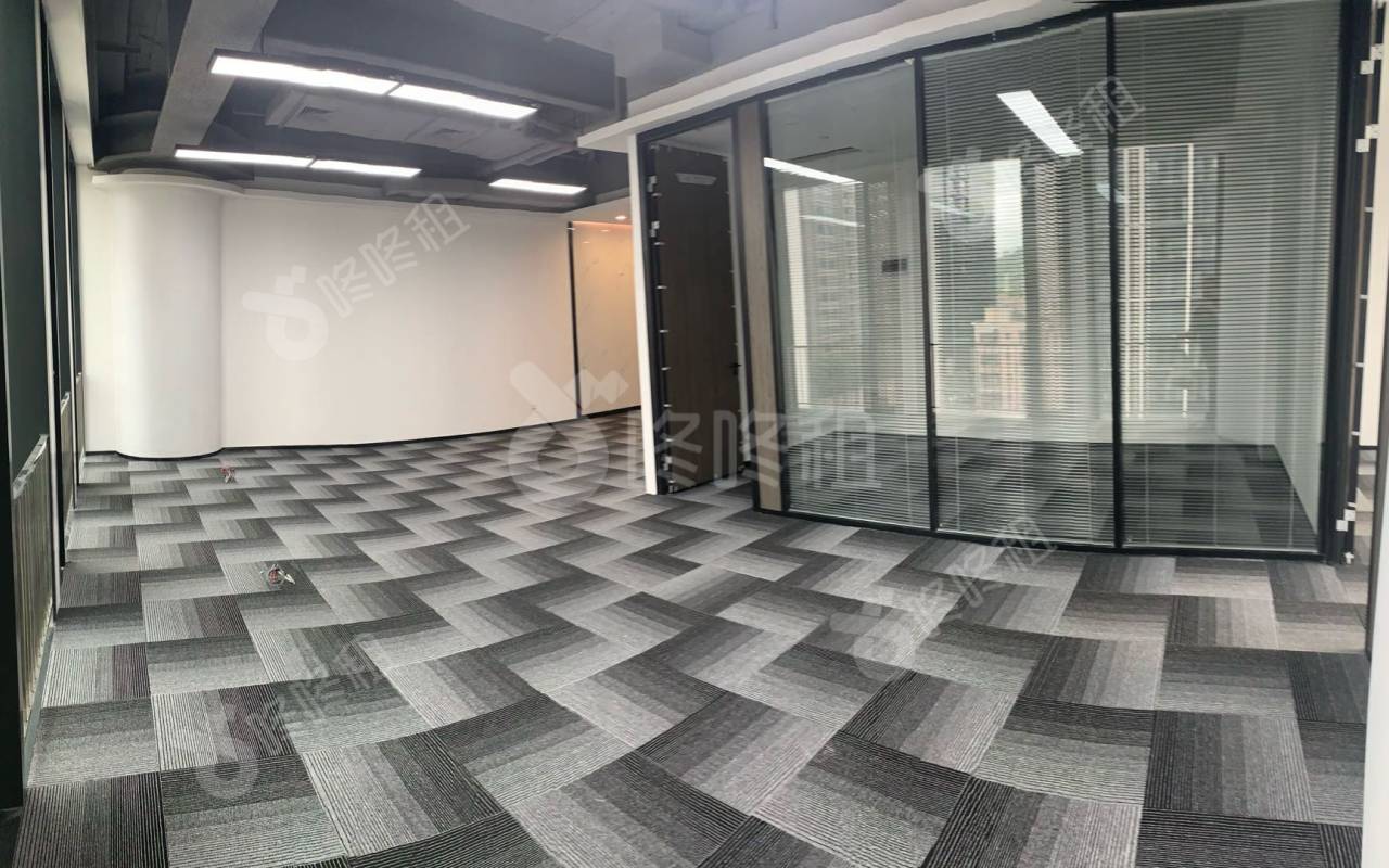 华联城市中心_208平_精装_办公室开间