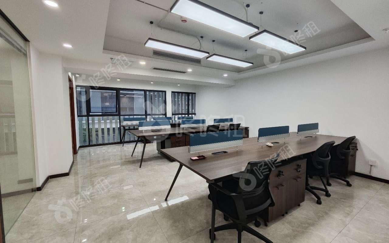 深圳湾科技生态园_210平_精装_办公室开间