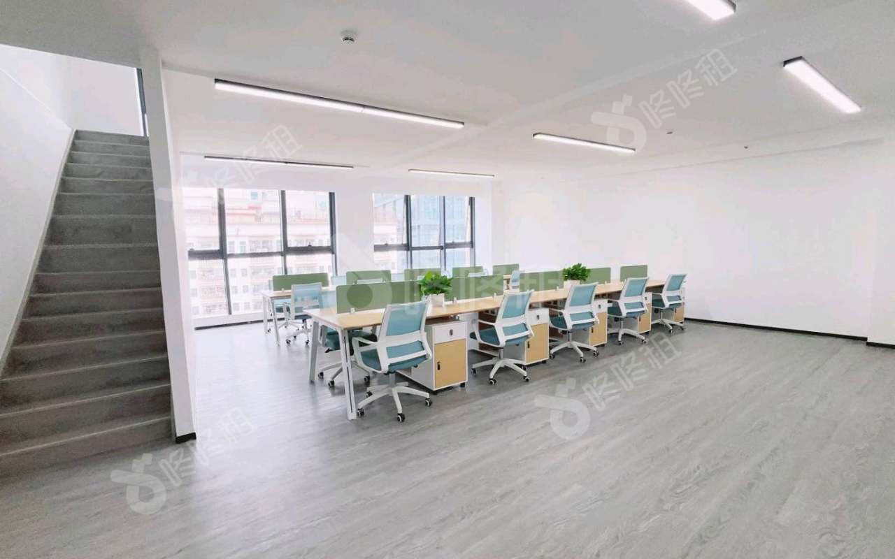 卓汇佳广场_367平_精装_办公室开间