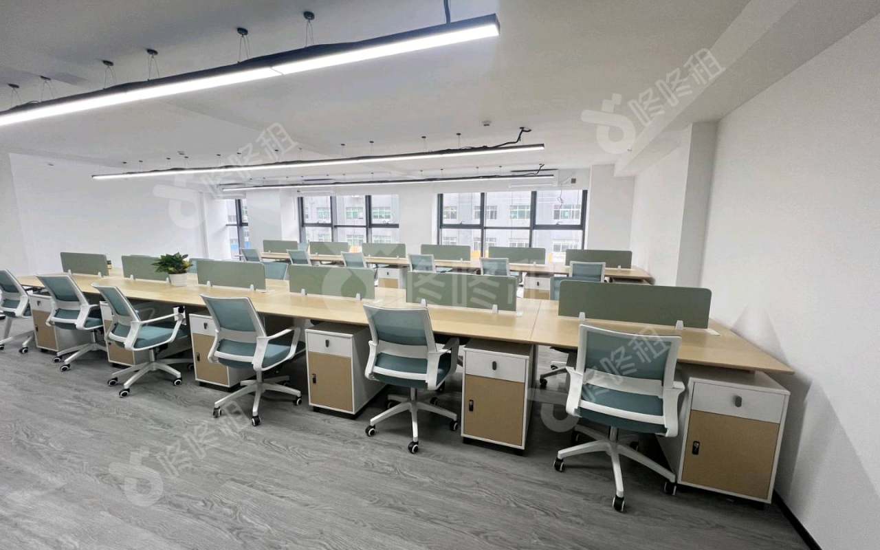 卓汇佳广场_528平_精装_办公室开间